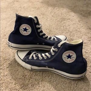 blue converse sneakers (like new)